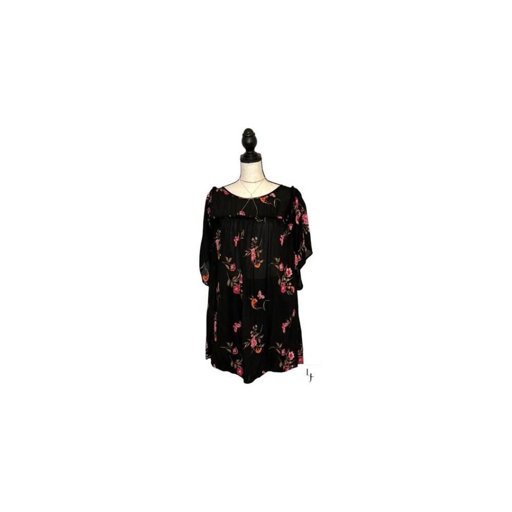 Torrid Cold Shoulder Short Sleeve Black Floral